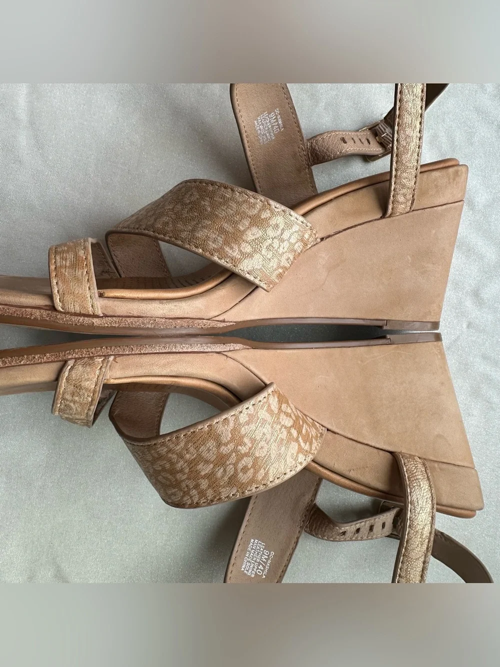 Corso Como Leather Gold Metallic Sandals Womens 9M Strappy Wedge CC-NASHILA